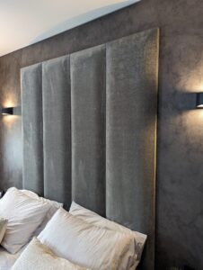 Headboard from right