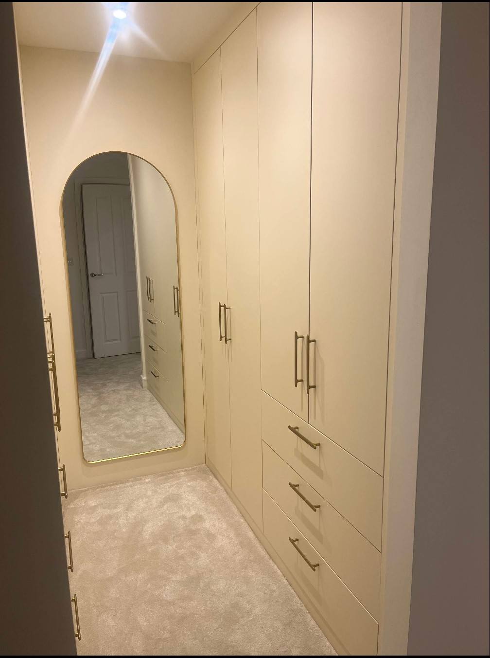 Dressing room with mirror
