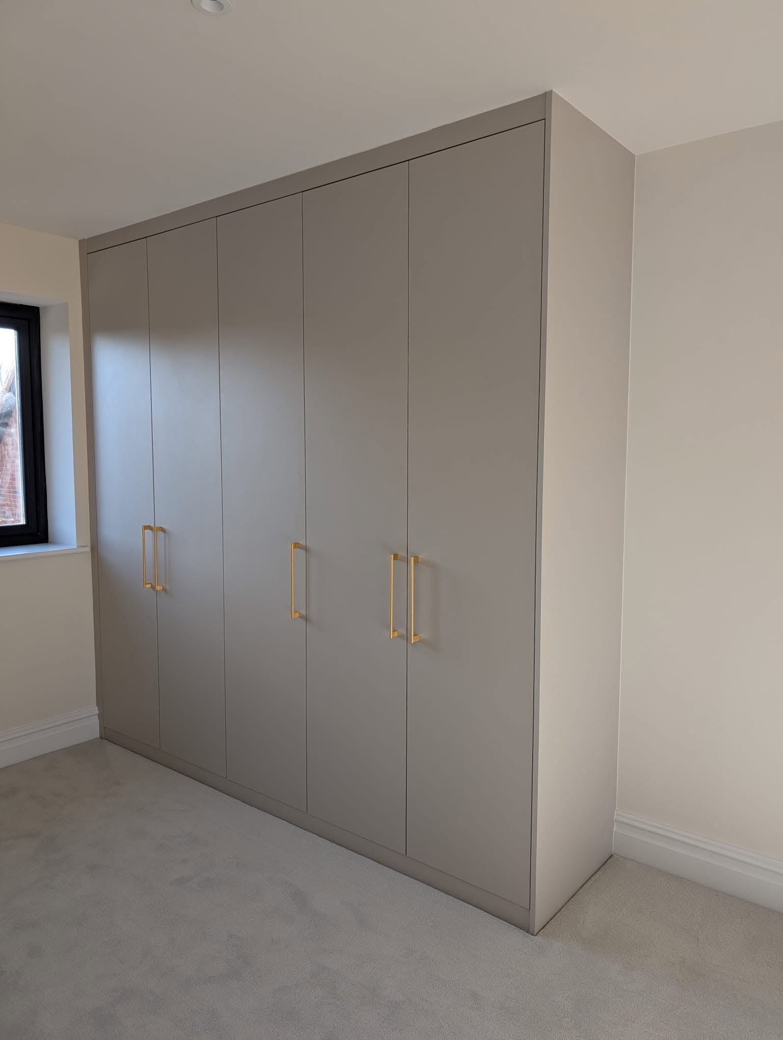 fitted wardrobe